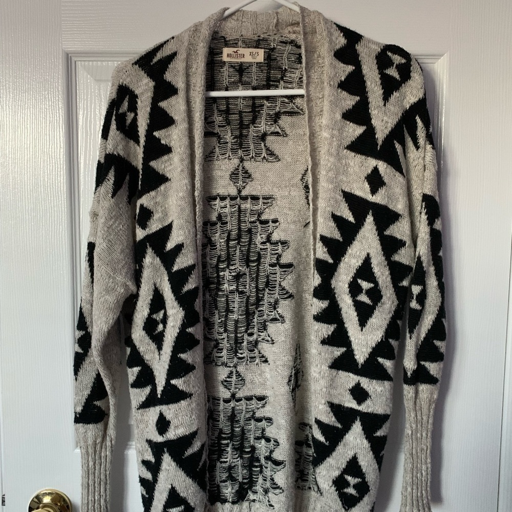 Patterned knit cardigan